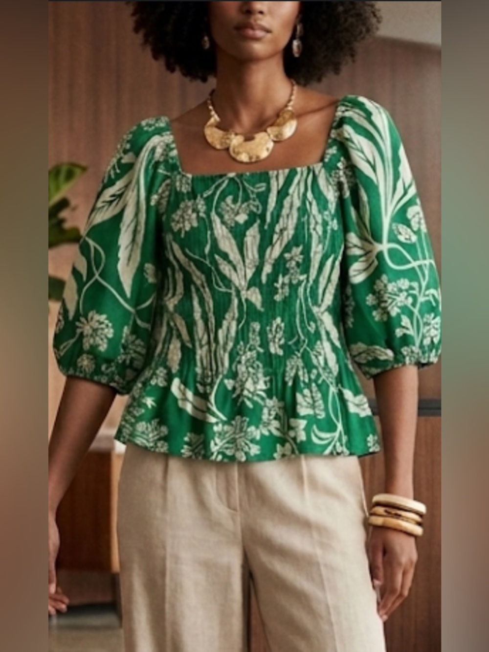 H&M Green and White Floral Smocked Puff Sleeve Top